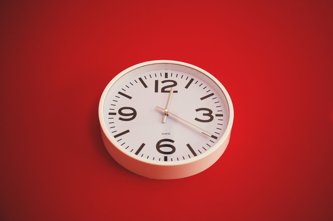 Wall Clock Red